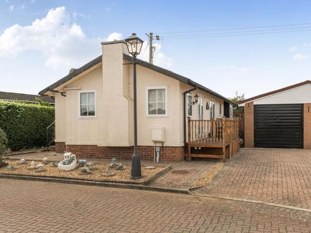 Park Home for sale in Bedfordshire