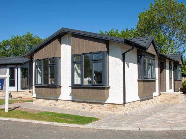 Park Home for sale in Oakley, Merley