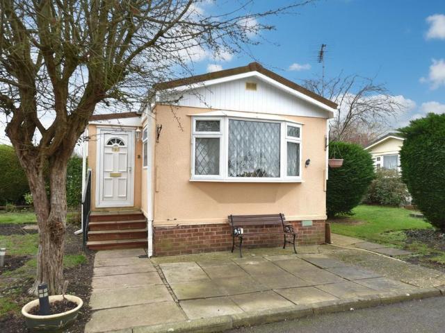 Park Home for sale in Arrington, Cambridgeshire