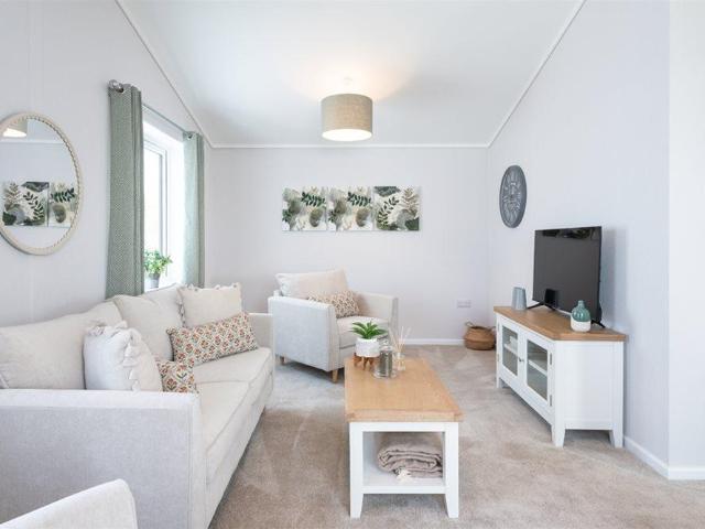 Park Home for sale in Stokesby, Norfolk