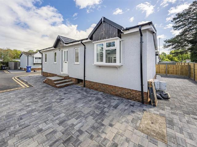 Park Home for sale in Bray