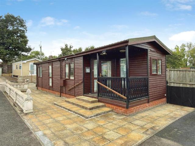 Park Home for sale in Lowestoft, East Suffolk