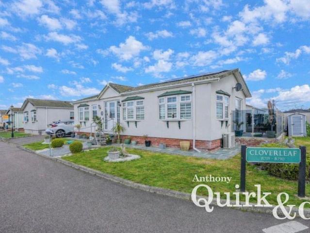 Park Home for sale in Canvey Island