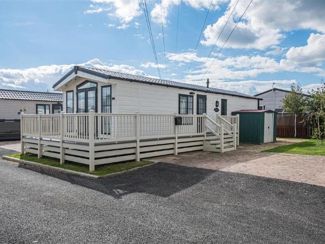 Park Home for sale in Gloucester, Gloucestershire