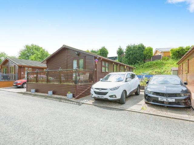 Park Home for sale in Wood End, Gun Hill