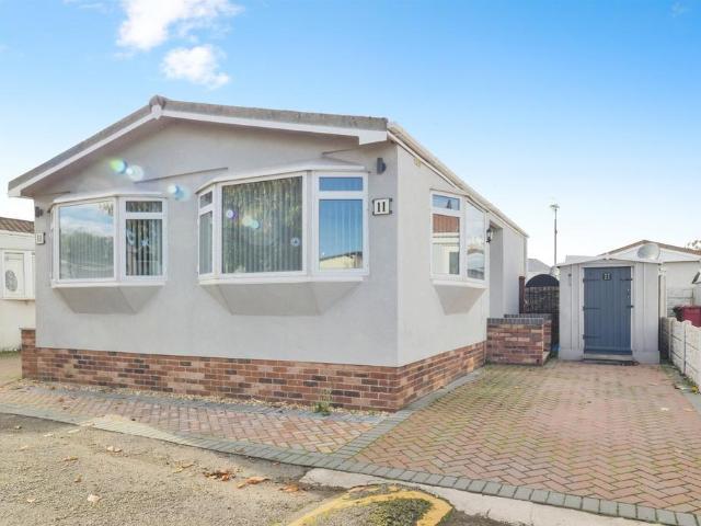 Park Home for sale in Charnwood Homes Estate, Flixborough