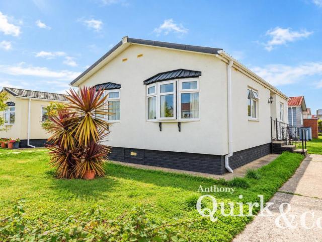 Park Home for sale in Canvey Island