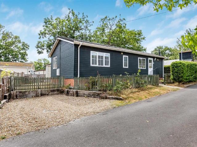 Park Home for sale in Calcot, West Berkshire