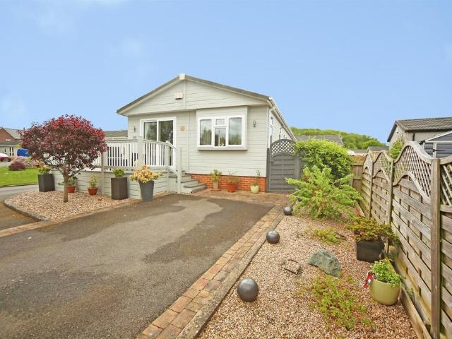 Park Home for sale in Welford on Avon CP, Alderminster