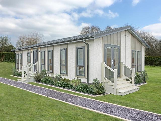 Park Home for sale in Alderminster, Warwickshire