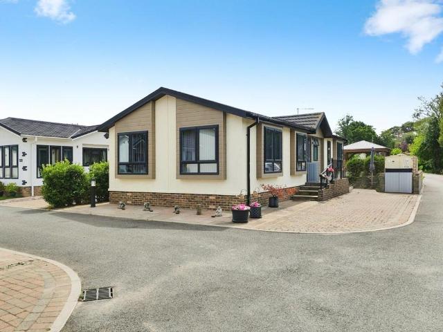 Park Home for sale in Finchampstead, Isle Of Man