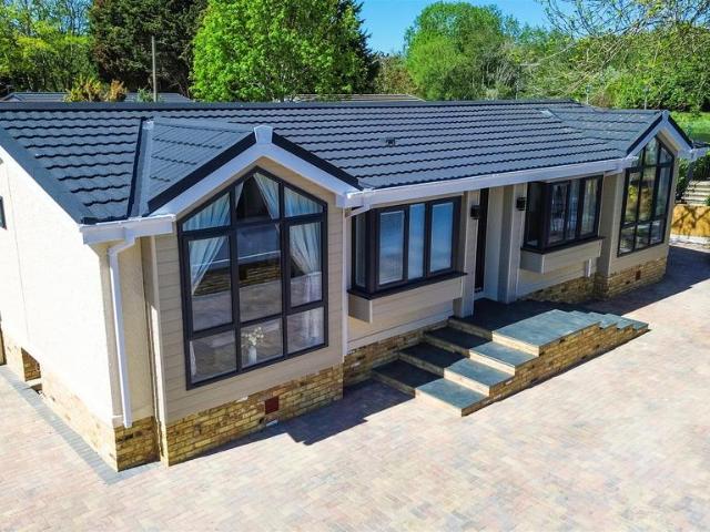 Park Home for sale in Bray