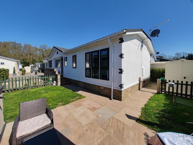 Park Home for sale in Finchampstead, Isle Of Man