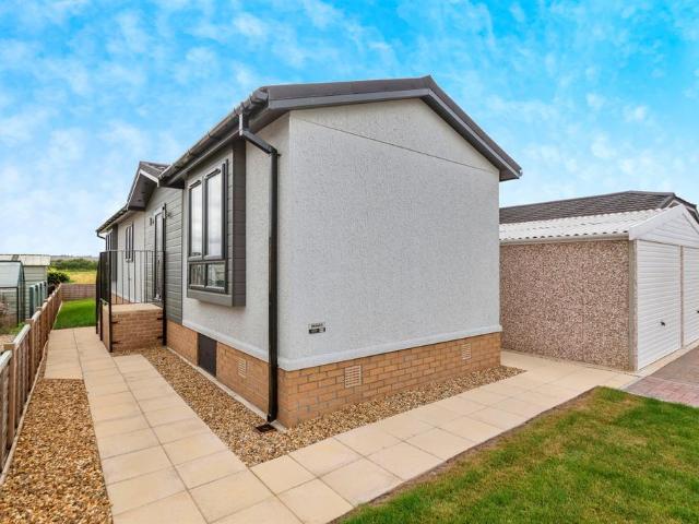 Park Home for sale in Barholm, Lincolnshire