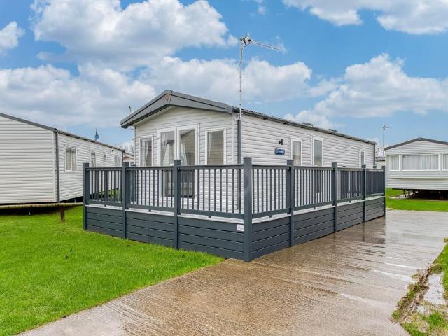 Park Home for sale in Eastbridge, Suffolk