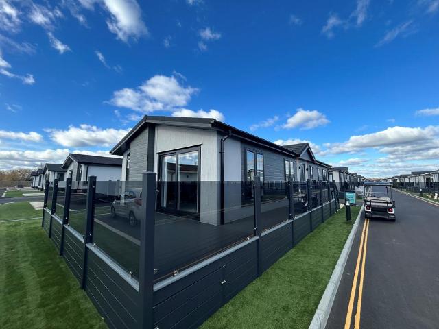 Park Home for sale in Canvey Island