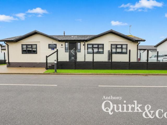 Park Home for sale in Canvey Island