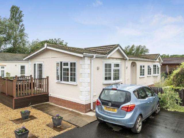Park Home for sale in Kinnerley, Shropshire