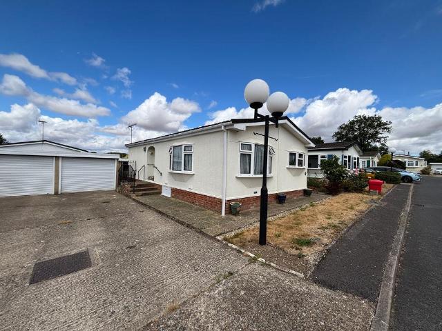 Park Home for sale in Winkfield Street, Winkfield