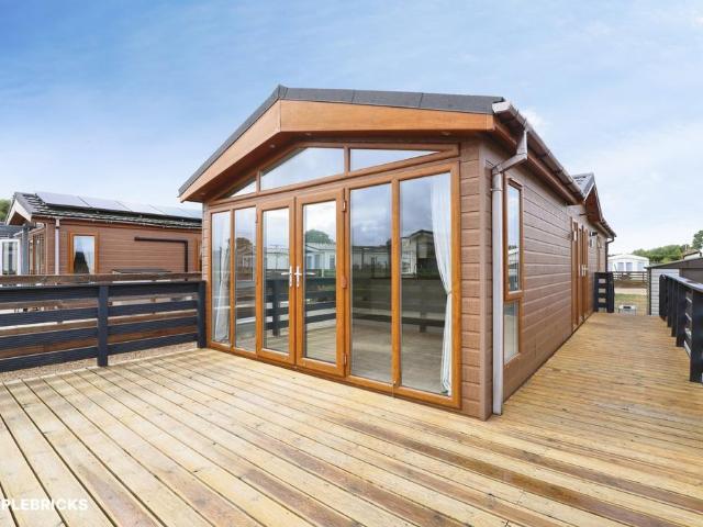 Park Home for sale in Barholm, Lincolnshire