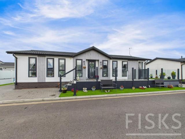 Park Home for sale in Canvey Island