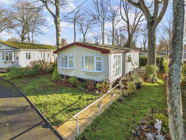 Park Home for sale in Cross In Hand, East Sussex