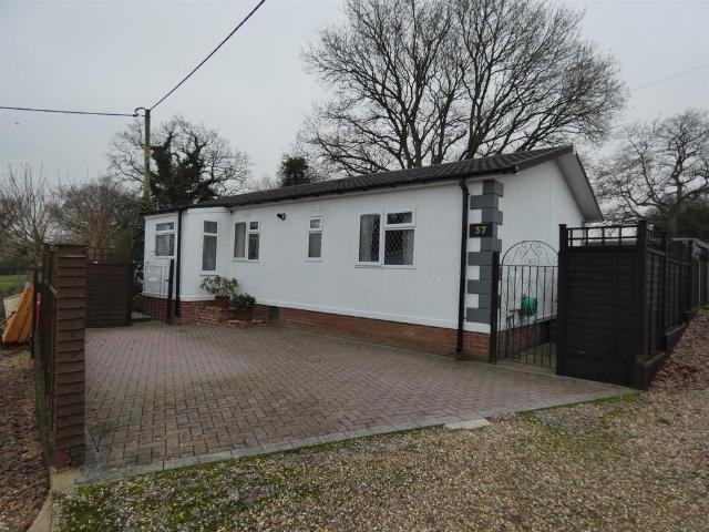 Park Home for sale in Barton Stacey, Hampshire