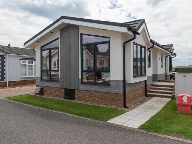 Park Home for sale in Mariner's View, The Bridge