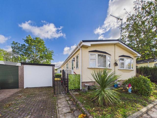 Park Home for sale in Upthorpe, West Suffolk