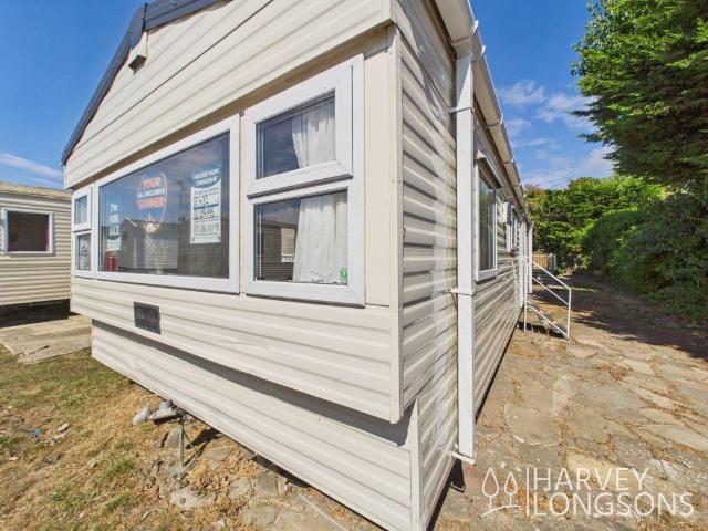 Park Home for sale in Felixstowe, Eastbridge
