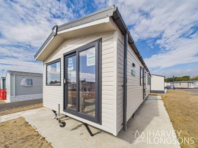Park Home for sale in Felixstowe, Eastbridge