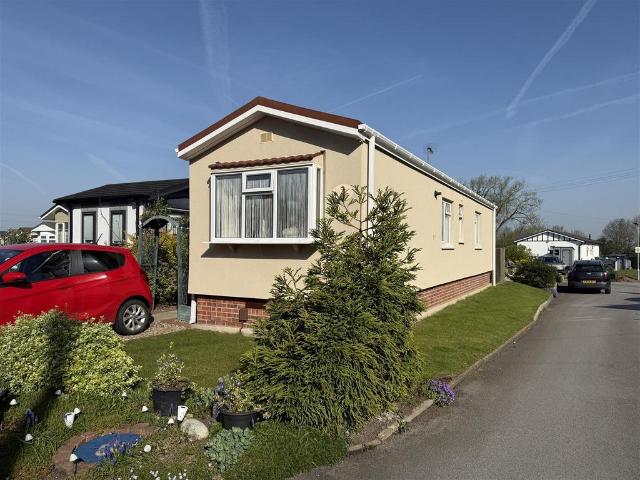 Park Home for sale in Barton In Fabis, East Midlands