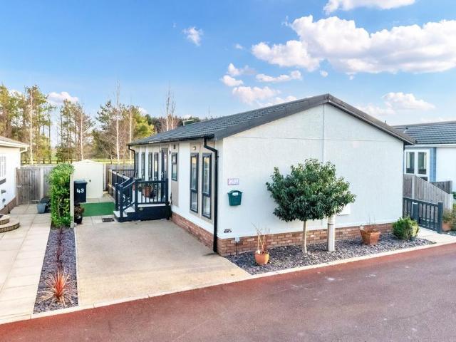 Park Home for sale in Arrington, Cambridgeshire