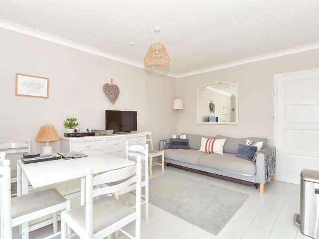 Park Home for sale in Freshwater, Isle Of Wight