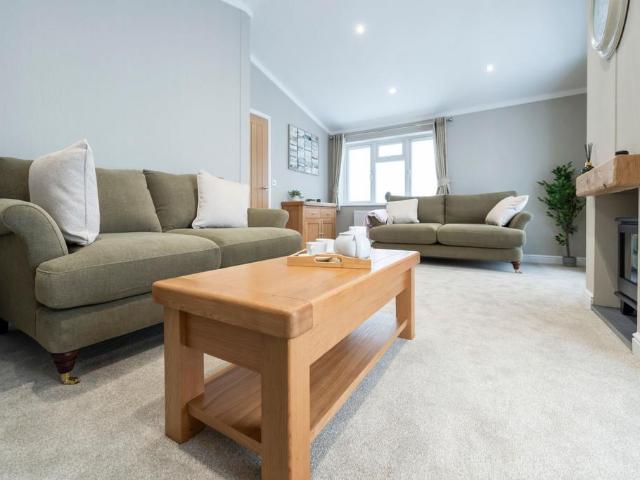 Park Home for sale in Barholm, Lincolnshire