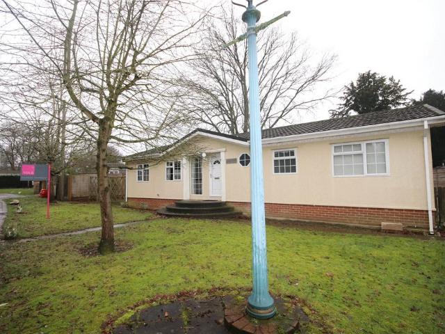 Park Home for sale in Chavey Down