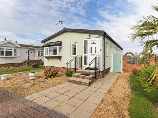 Park Home for sale in Mill Farm Estate, Arun