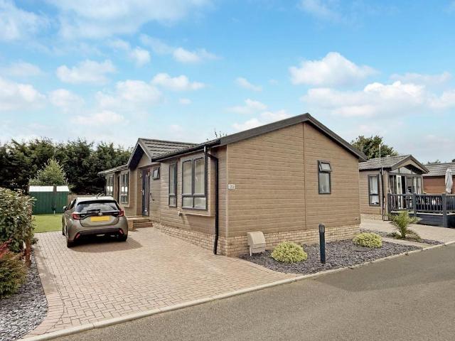 Park Home for sale in Eastbridge, Suffolk