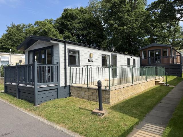 Park Home for sale in West Yorkshire
