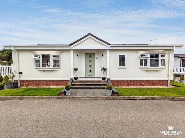 Park Home for sale in Whitland, Wales