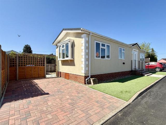 Park Home for sale in Bedingfield, Suffolk