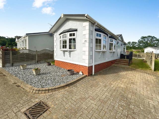 Park Home for sale in Duton Hill, Essex