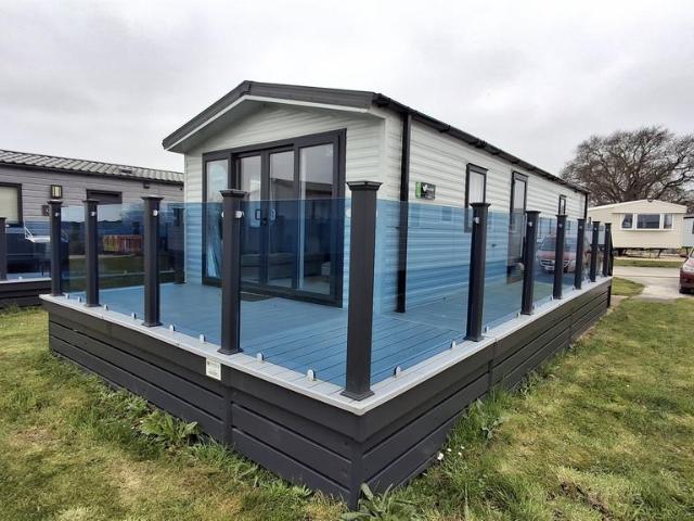 Park Home for sale in Spring Vale, Hampshire