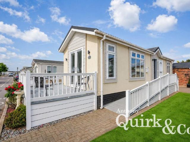 Park Home for sale in Canvey Island