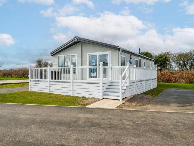 Park Home for sale in Eastbridge, Suffolk
