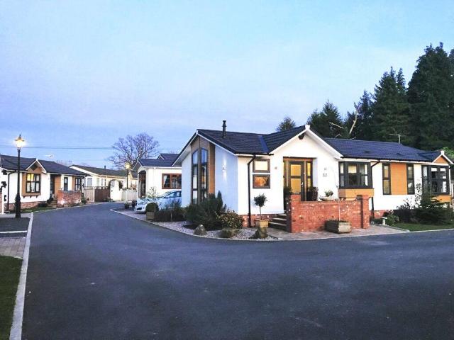Park Home for sale in Mobberley