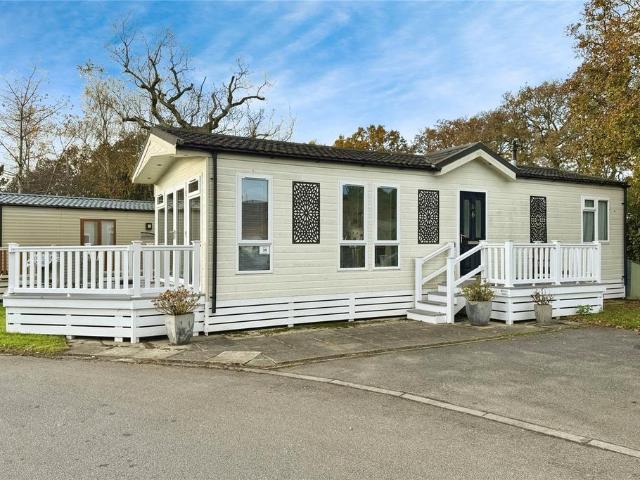 Park Home for sale in Ferndown, East Dorset