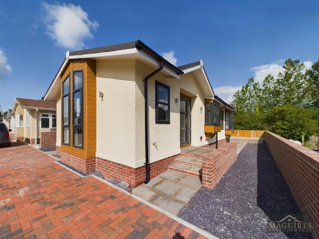 Park Home for sale in Forden, Wales
