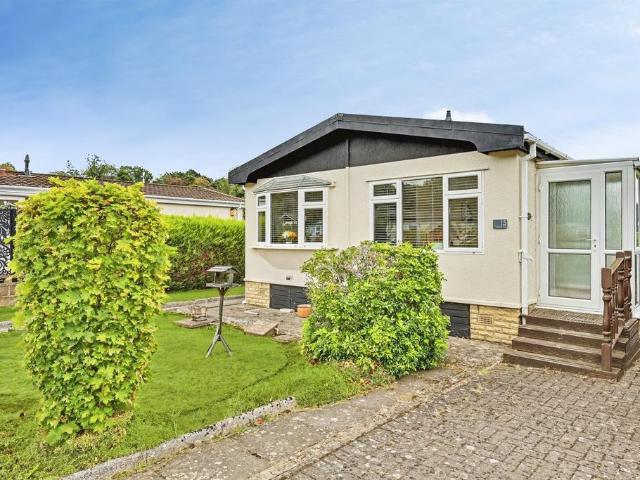 Park Home for sale in Sywell, North Northamptonshire