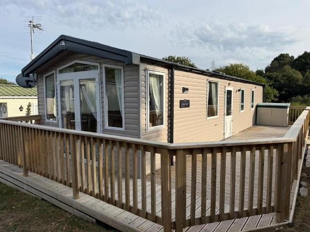 Park Home for sale in Hawksworth, Leeds